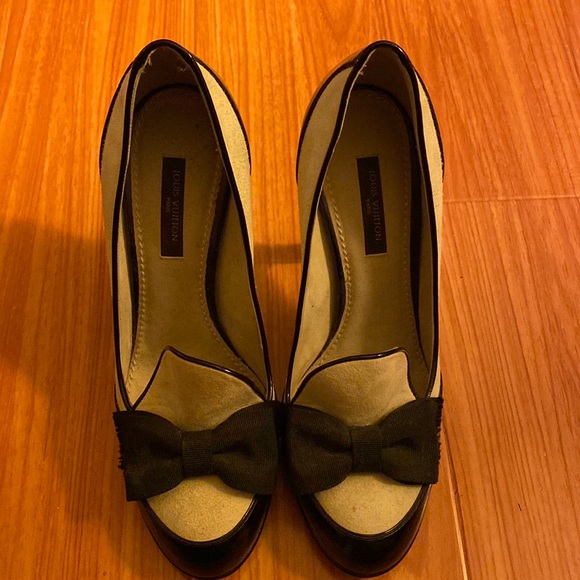Louis Vuitton Tuxedo Pumps - Picture 1 of 6